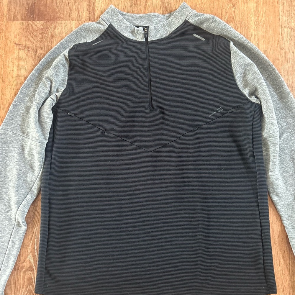Nike dry fit running division-medium